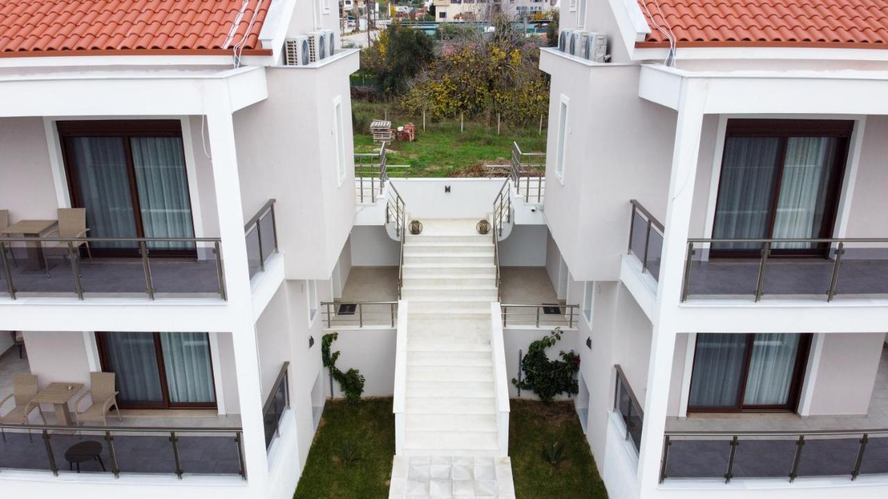Kalli'S Apartments Nikiti  Eksteriør billede